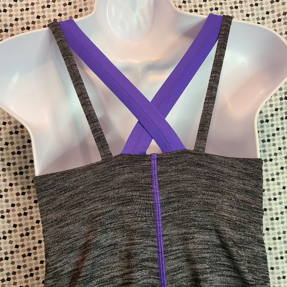 Lululemon Run For Gold Tank Size 4 (sm) in Heathered Blk/ Iris Flower - Picture 5 of 9
